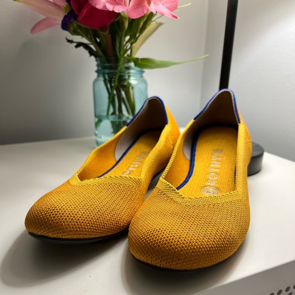 Rothy’s Flat 6.5 in retired lemon drop- like new! - Picture 2 of 8